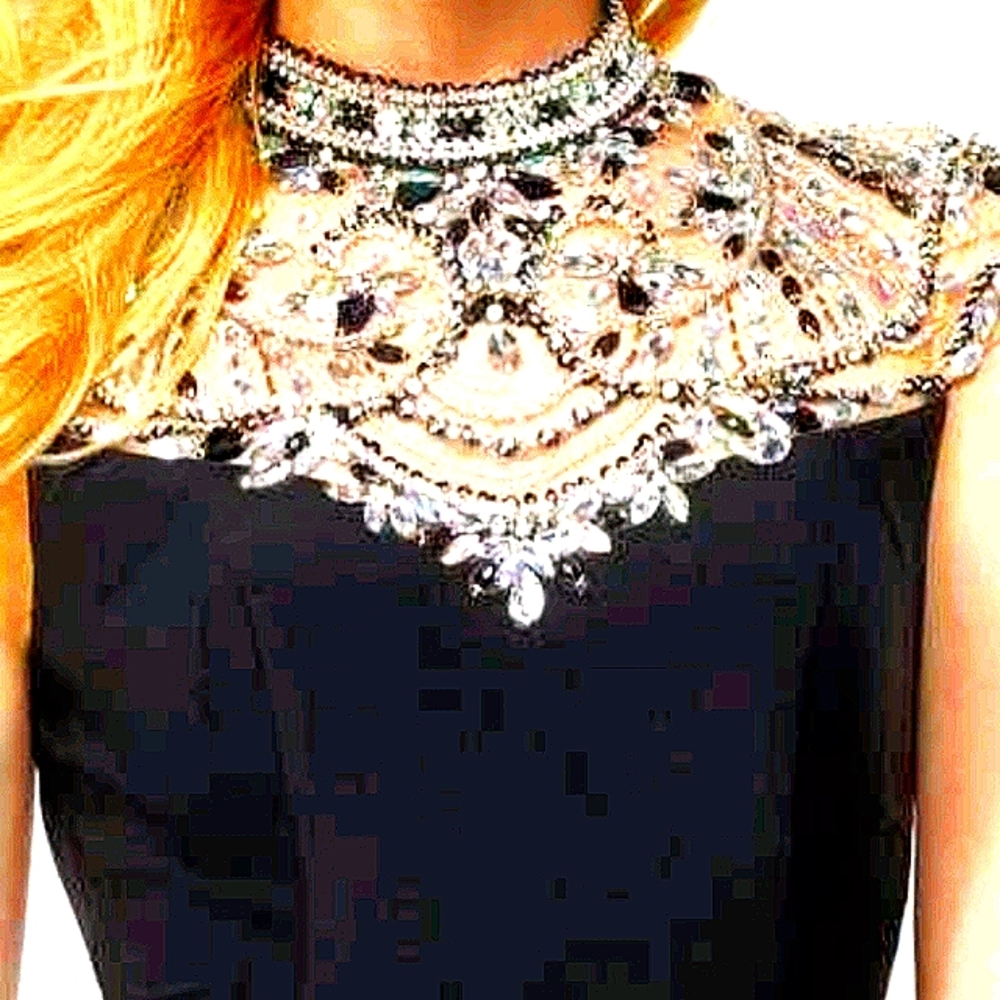 Black dress - Picture 3 of 3